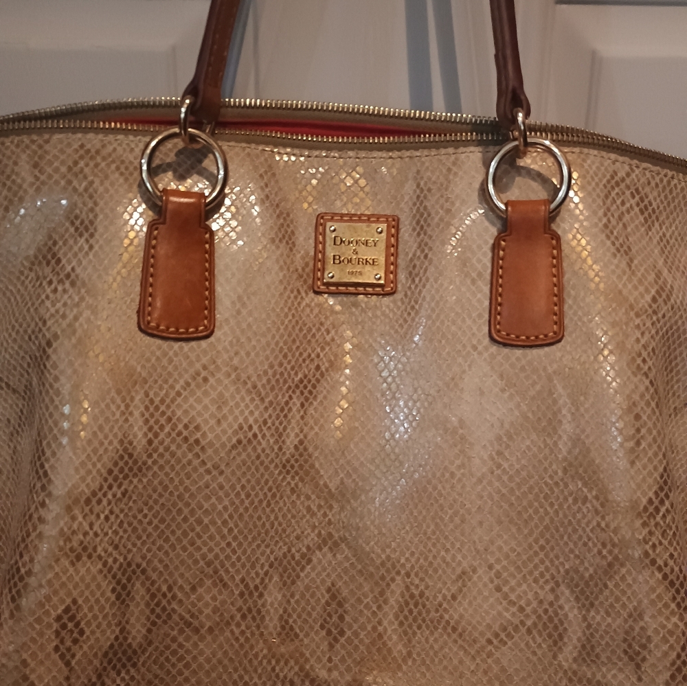 Dooney & Bourke purse